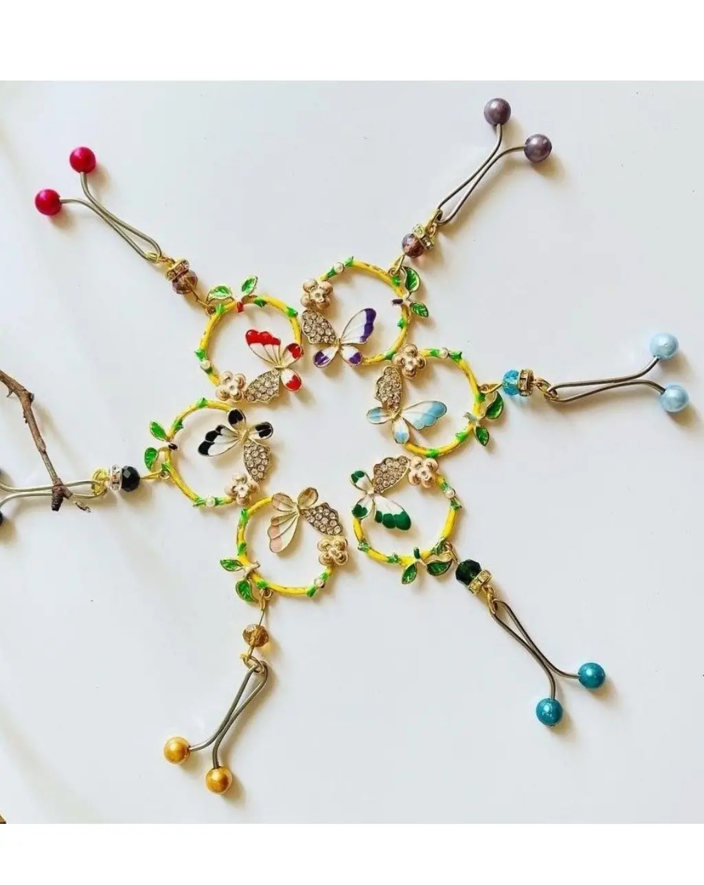 گیره روسری نگین دار